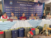 7.825 Liter Solar-Pertalite Diamankan di Kalsel, Ini Modus 18 Tersangka