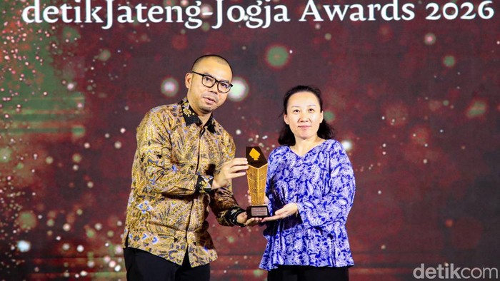 Potret Penerima detikJateng-Jogja Awards 2026 Figur Akselerator Kemajuan Forum apresiasi tokoh inspiratif di Jawa Tengah dan Yogyakarta, detikJateng-Jogja Awards 2026 sukses digelar. Berikut para penerima anugerah figur akselerator kemajuan.