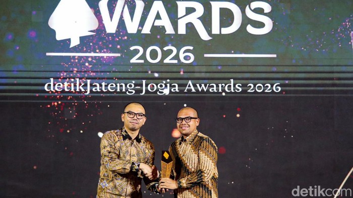 Potret Penerima detikJateng-Jogja Awards 2026 Figur Akselerator Kemajuan Forum apresiasi tokoh inspiratif di Jawa Tengah dan Yogyakarta, detikJateng-Jogja Awards 2026 sukses digelar. Berikut para penerima anugerah figur akselerator kemajuan.