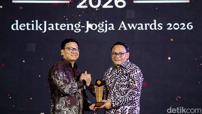Potret Penerima detikJateng-Jogja Awards 2026 Figur Akselerator Kemajuan Forum apresiasi tokoh inspiratif di Jawa Tengah dan Yogyakarta, detikJateng-Jogja Awards 2026 sukses digelar. Berikut para penerima anugerah figur akselerator kemajuan.