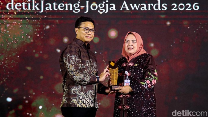 Potret Penerima detikJateng-Jogja Awards 2026 Figur Akselerator Kemajuan Forum apresiasi tokoh inspiratif di Jawa Tengah dan Yogyakarta, detikJateng-Jogja Awards 2026 sukses digelar. Berikut para penerima anugerah figur akselerator kemajuan.