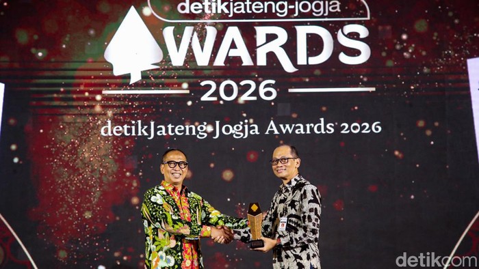 Potret Penerima detikJateng-Jogja Awards 2026 Figur Akselerator Kemajuan Forum apresiasi tokoh inspiratif di Jawa Tengah dan Yogyakarta, detikJateng-Jogja Awards 2026 sukses digelar. Berikut para penerima anugerah figur akselerator kemajuan.
