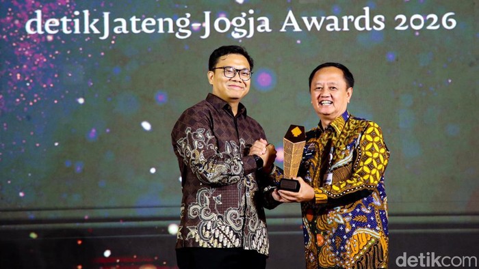 Potret Penerima detikJateng-Jogja Awards 2026 Figur Akselerator Kemajuan Forum apresiasi tokoh inspiratif di Jawa Tengah dan Yogyakarta, detikJateng-Jogja Awards 2026 sukses digelar. Berikut para penerima anugerah figur akselerator kemajuan.