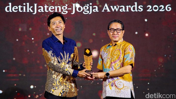 Potret Penerima detikJateng-Jogja Awards 2026 Program Inovasi Pembangunan Forum apresiasi tokoh inspiratif di Jawa Tengah dan Yogyakarta, detikJateng-Jogja Awards 2026 sukses digelar. Berikut para penerima anugerah program inovasi pembangunan.