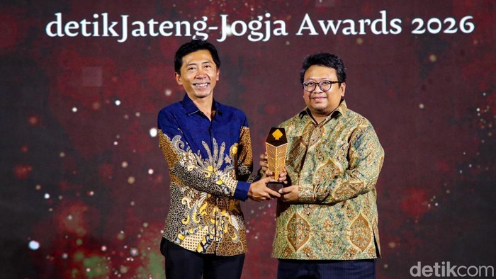 Potret Penerima detikJateng-Jogja Awards 2026 Program Inovasi Pembangunan Forum apresiasi tokoh inspiratif di Jawa Tengah dan Yogyakarta, detikJateng-Jogja Awards 2026 sukses digelar. Berikut para penerima anugerah program inovasi pembangunan.