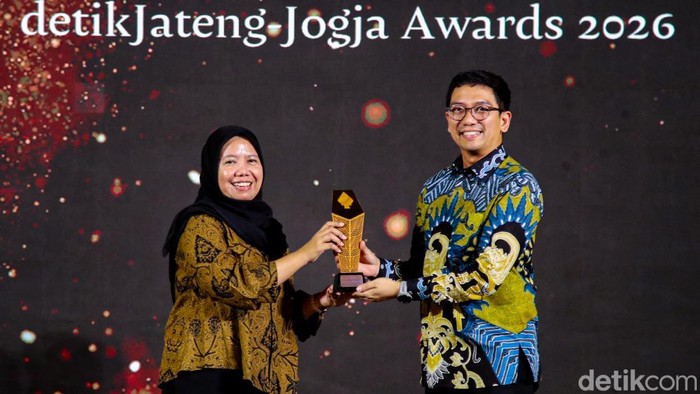 Potret Penerima detikJateng-Jogja Awards 2026 Program Inovasi Pembangunan Forum apresiasi tokoh inspiratif di Jawa Tengah dan Yogyakarta, detikJateng-Jogja Awards 2026 sukses digelar. Berikut para penerima anugerah program inovasi pembangunan.