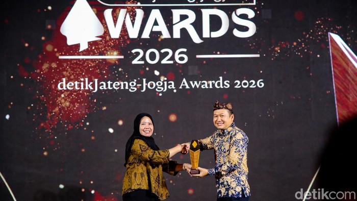 Forum apresiasi tokoh inspiratif di Jawa Tengah dan Yogyakarta, detikJateng-Jogja Awards 2026 sukses digelar. Berikut para penerima anugerah program inovasi pembangunan.