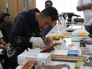 Cara Ciamis Selamatkan Naskah Kuno dari Kerusakan