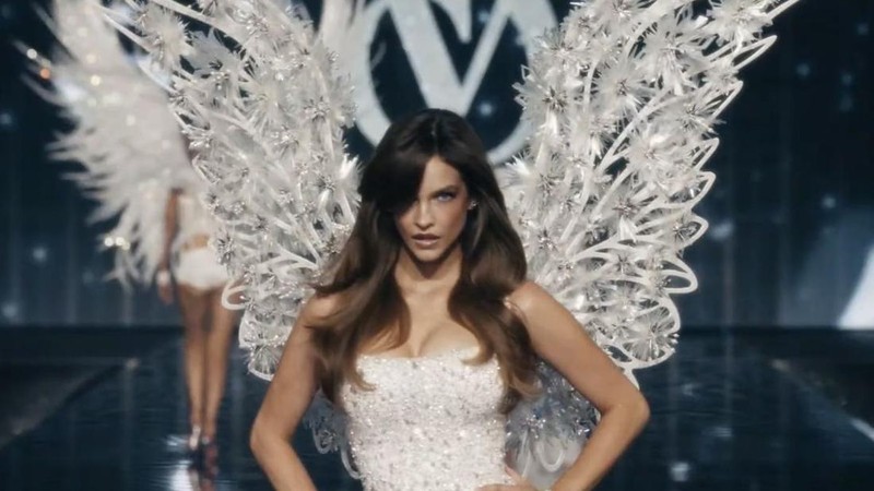 Rahasia Pola Makan 5 Model Victorias Secret, Tak Semua Diet Ketat!