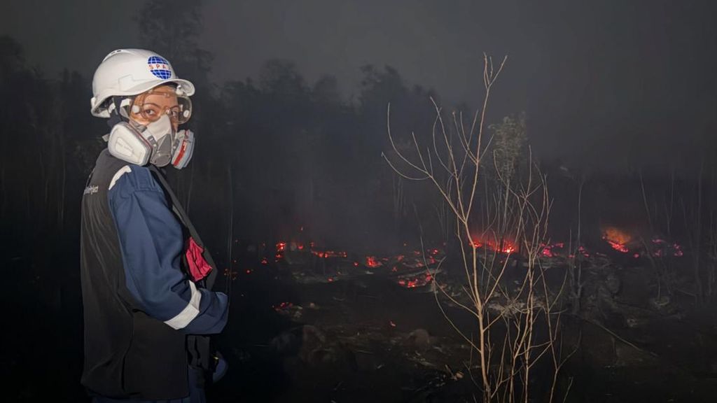 Ratna Galih Baru Tiba dari Tanah Suci Langsung ke Kalimantan Padamkan Karhutla