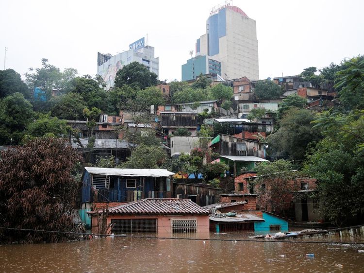 Rumah Warga di Paraguay Terendam Banjir hingga Nyaris Tak Terlihat