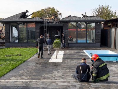 Rumah Warga Dnipro Porak-poranda Usai Serangan Rusia