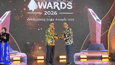 Jaga Sumber Air Lewat Tanam Pohon, Ketua DPRD Jateng Raih Penghargaan