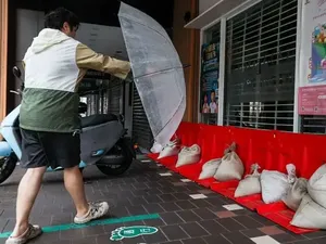 Hampir 1.000 Penerbangan Dibatalkan di Jepang-Taiwan Imbas Topan Champi