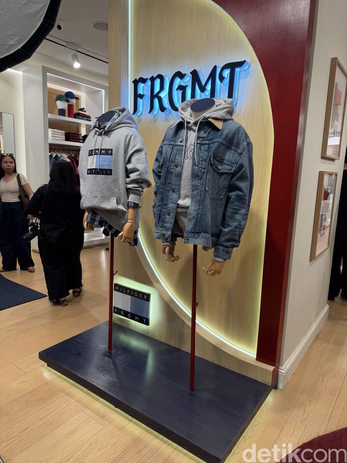 Tommy Hilfiger x FRGMT Koleksi Tommy Hilfiger x FRGMT dirilis di Indonesia pada 22 Oktober 2026.