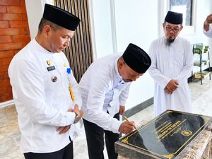 Wawali Kendari Resmikan Masjid Al-Hafizh di Kambu