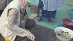 Potret Zaskia Adya Mecca Makan di Masjidil Aqsa dan Masak di Pengungsian