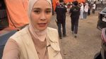 Potret Zaskia Adya Mecca Makan di Masjidil Aqsa dan Masak di Pengungsian