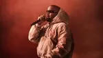 8 Potret Kanye West Makan Enak, Doyan Burger hingga Milkshake Jumbo