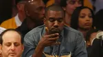 8 Potret Kanye West Makan Enak, Doyan Burger hingga Milkshake Jumbo