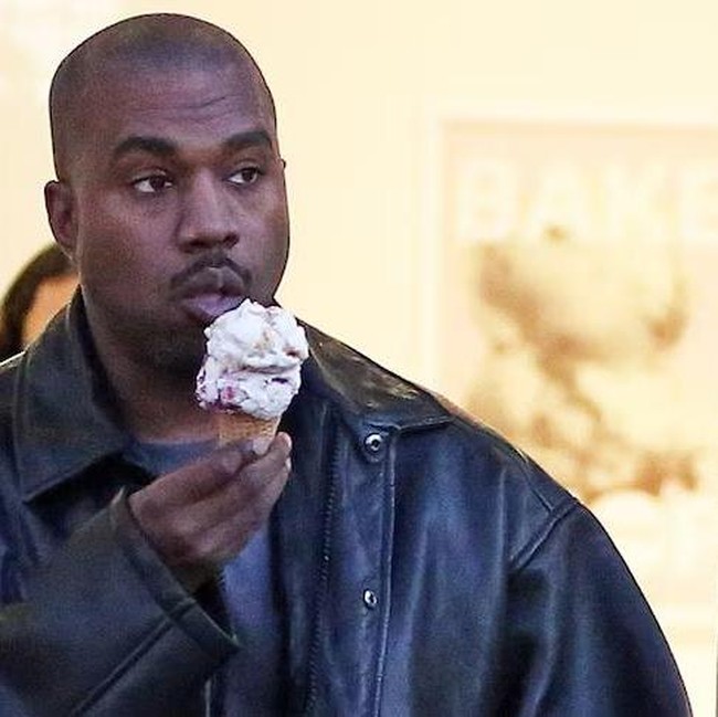 8 Potret Kanye West Makan Enak, Doyan Burger hingga Milkshake Jumbo