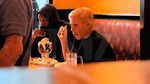 8 Potret Kanye West Makan Enak, Doyan Burger hingga Milkshake Jumbo