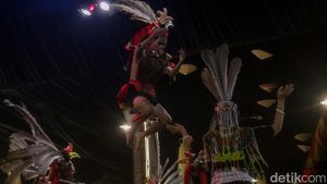 Atraksi Ksatria Dayak Tahol hingga Tari Jepen Sukses Memukau di Irau Malinau