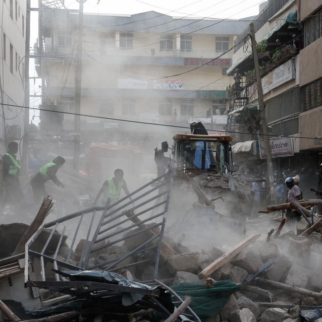 Bangunan 12 Lantai Ambruk di Nairobi, Petugas Cari Korban di Reruntuhan