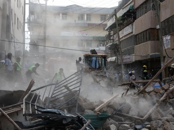 Bangunan 12 Lantai Ambruk di Nairobi, Petugas Cari Korban di Reruntuhan