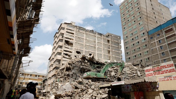 Emergency personnel work at the site of a building collapse in Eastleigh, Nairobi, Kenya, October 23, 2026. REUTERS/Monicah Mwangi