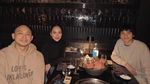 BCL Asyik Rayakan Ultah Suami di Pesawat hingga Makan di London
