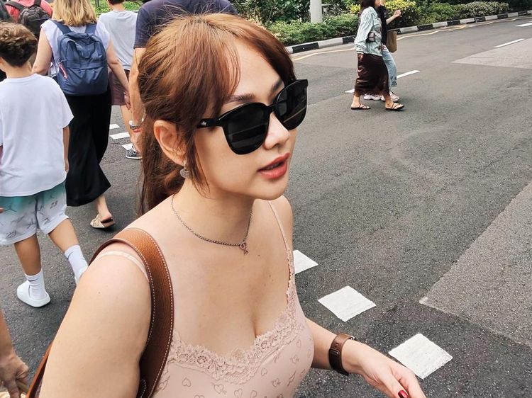 Momen Bunga Citra Lestari Liburan Sekaligus Cek Kesehatan di Singapura
