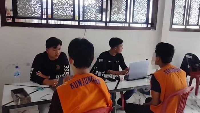 Empat tersangka penganiayaan Narapidana Adi Waswara jalani pemeriksaan