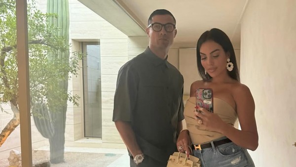 Ronaldo Berharta Rp 36 Triliun, Intip 8 Gaya Georgina Bawa Tas Seharga Rumah