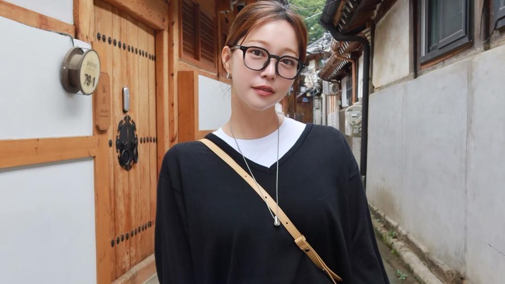 Congrats! Kim Ga Eun Hamil Usai Setahun Nikah dengan Yoon Sun Woo