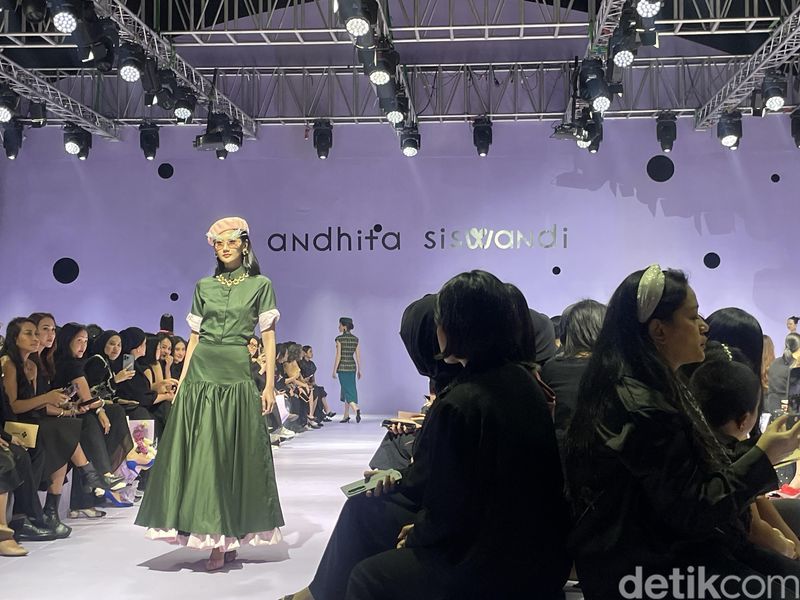 Koleksi 'Adorn' Andhita Siswandi