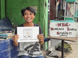 Video: Main-main ke Lapak MBG Membaca Buku Gratis di Perpus Bunga Trotoar