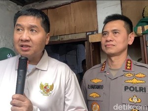 Tinjau Bedah Rumah di Kampung Ambon, Ara Puji Kapolri Suyudi Banyak Terobosan