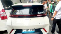 Viral BYD Tabrak Beruntun 4 Mobil dan Lindas Ojol di Blok M