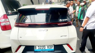 Viral BYD Tabrak Beruntun 4 Mobil dan Lindas Ojol di Blok M