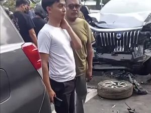 Detik-detik Mobil Mewah Tabrak 7 Kendaraan di Medan yang Bikin Lansia Kritis