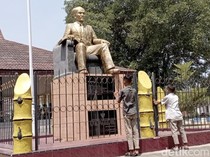 Ari-ari Bapak Pergerakan Nasional Terkubur di Bawah Monumen Perunggu Itu