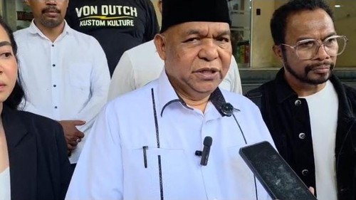 Pengacara Bharatu Valdo Fernandez, Petrus Balla Pattyona (Baju Putih). (Dok. Balla Pattyona)
