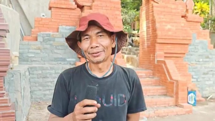 Petani hutan yang tergabung dalam Masyarakat Peduli Api (MPA) Padabeunghar Silihwangi Majakuning, Darsa atau akrab dipanggil Dodo (51)
