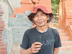 Petani Dodo Menembus Bara Api demi Pertemukan Bayi Surili dan Induknya