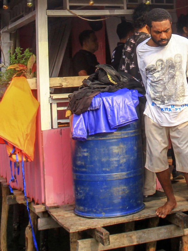 Polda Papua Gerebek Kampung Vietnam, 10 Orang Diamankan dan 10 Kg Ganja Disita
