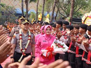 Polres Kepulauan Seribu Gelar Parade Penyambutan AKBP Wikha Ardilestanto
