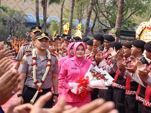 Polres Kepulauan Seribu Gelar Parade Penyambutan AKBP Wikha Ardilestanto