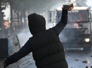 Demo Mahasiswa di Albania Semakin Meluas