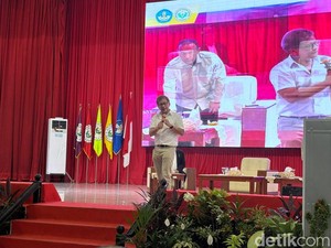 Rocky Gerung: Kritik Harus Pakai Nalar Akademis, Bukan Buzzer